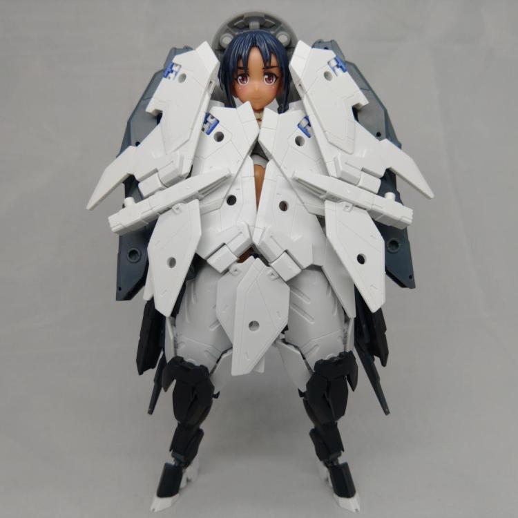 外套風の装甲形態（正面）